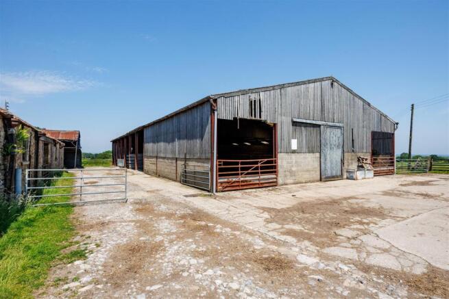 Farm building 1.jpg