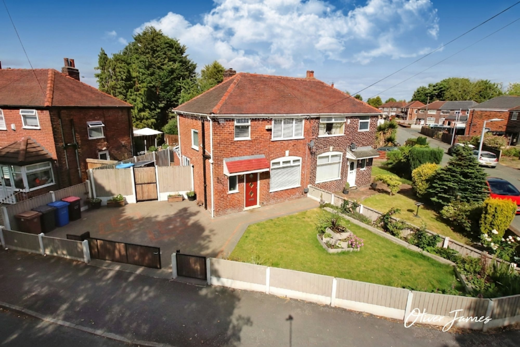 Main image of property: Silver Street, Irlam, M44