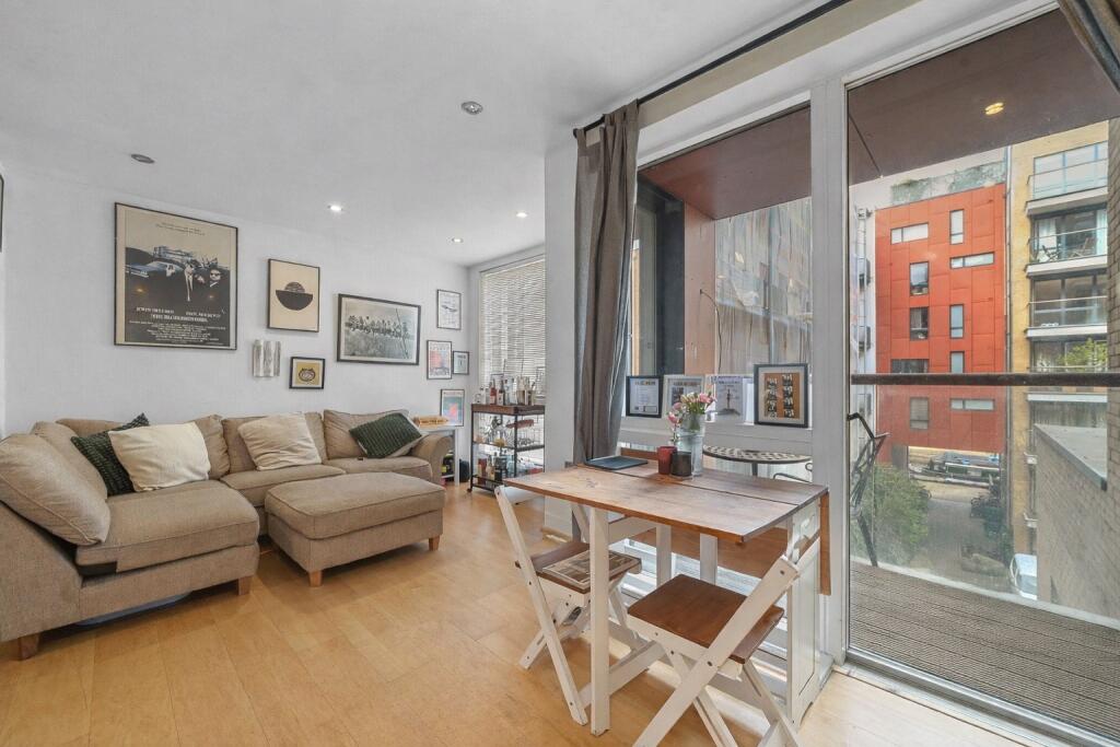 Main image of property: Commercial Wharf, 305 Kingsland Road, Hackney, E8