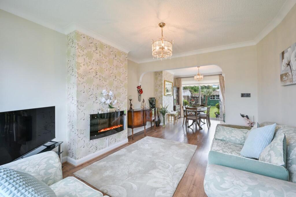 House in Epsom and Ewell, Cuddington, Stoneleigh - View 3