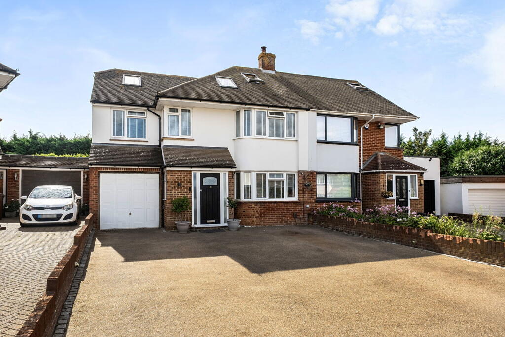 A transformed family home with serious wow factor - Darland photo 4