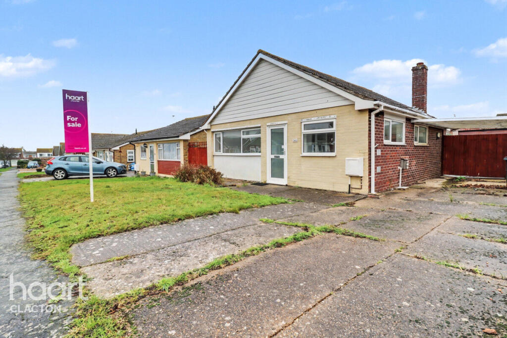 2-bed bungalow on Norfolk Avenue, Clacton-On-Sea, £250,000