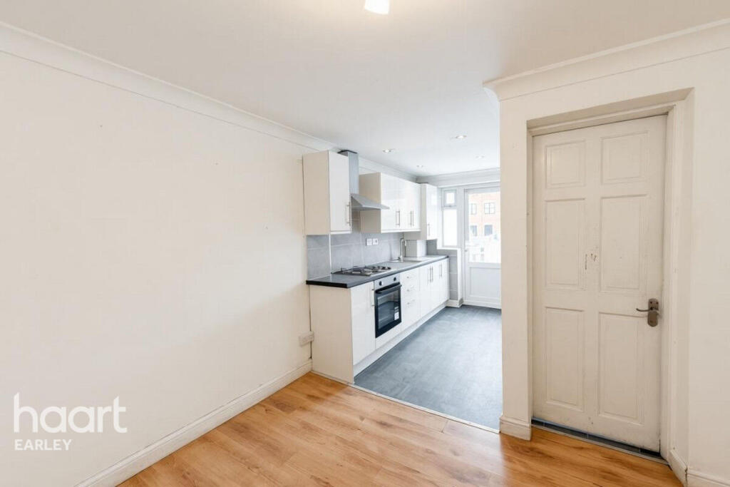 House in Reading - View 5