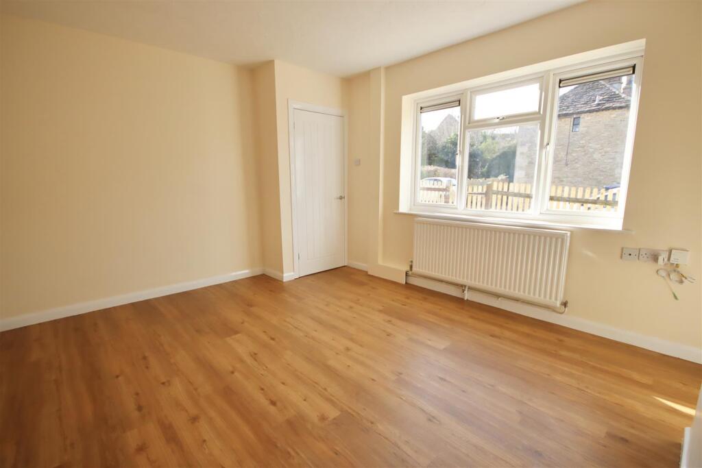 Wood Lane, Chippenham photo 4