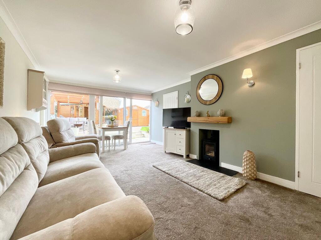 Stapleton Close, Seamer, YO12 photo 2