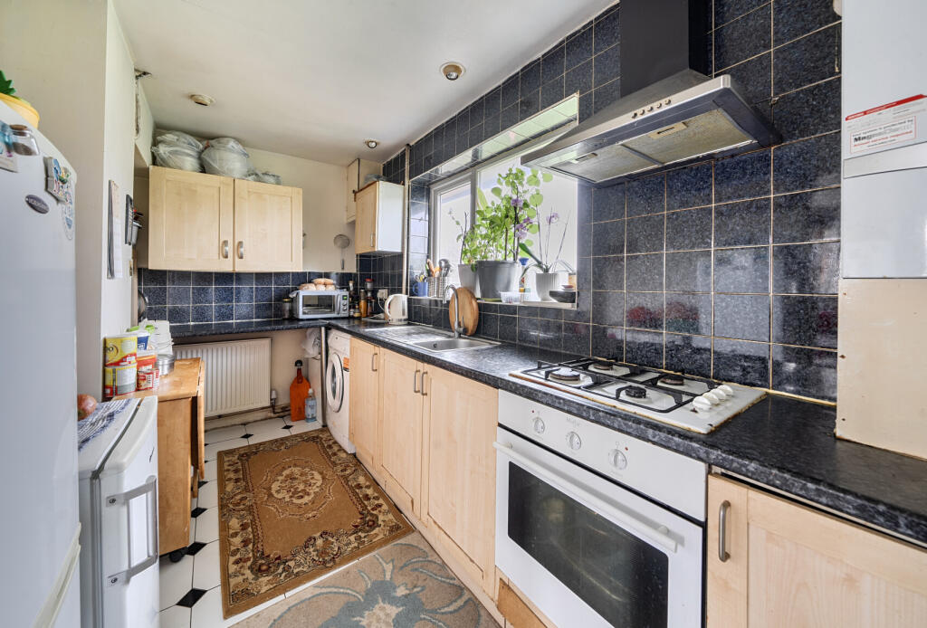Apartment in London, Kingsbury - View 2