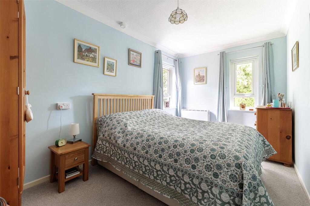 Apartment in Cardiff, Penylan - More
