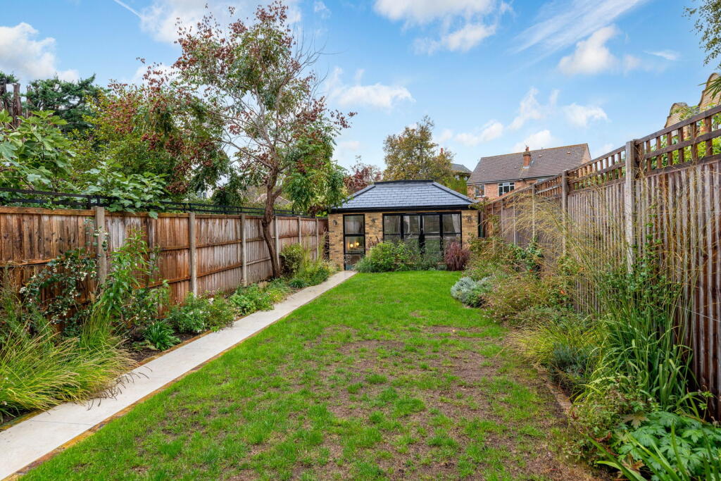 House in Twickenham - View 5