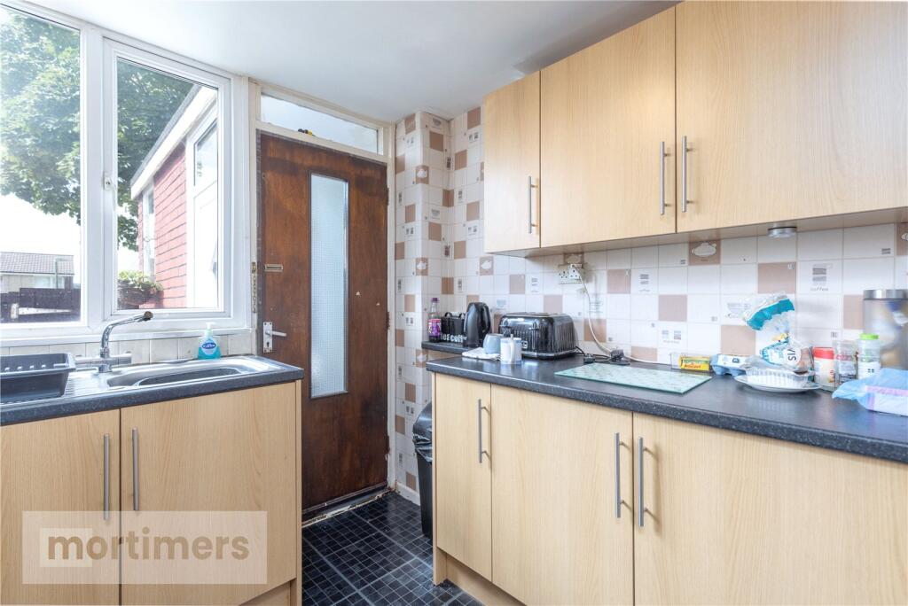 Queens Road West, Accrington, Lancashire, BB5 – další