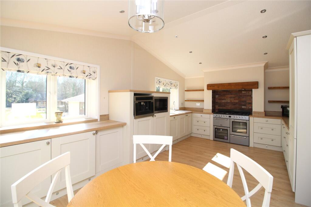 New Milton Heights, Walkford Lane, New Milton, Hampshire, BH25 photo 3