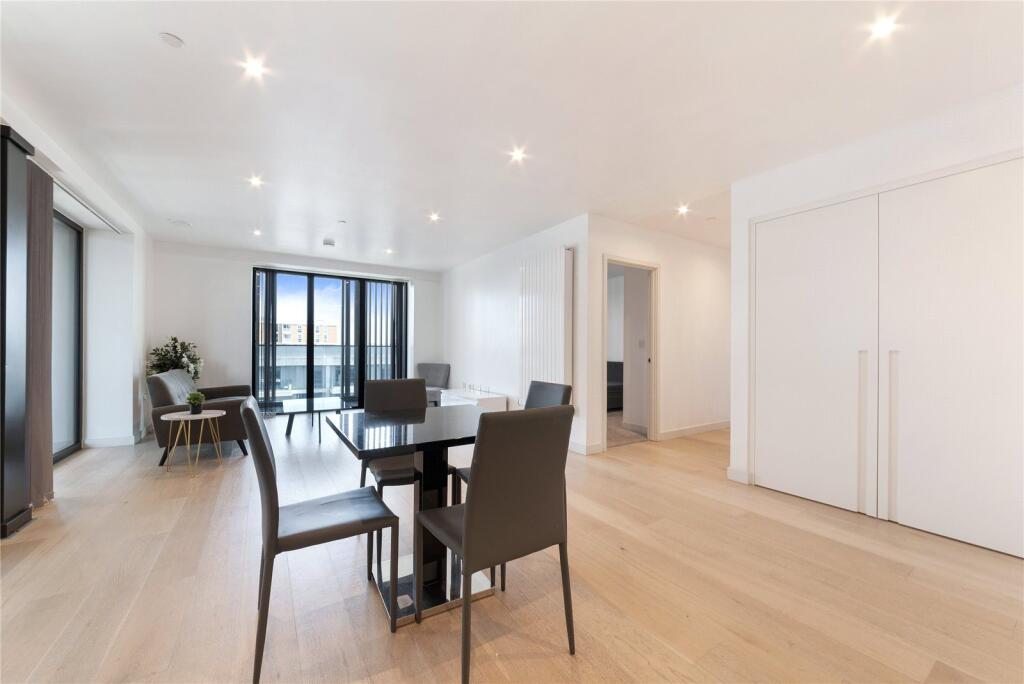 Marco Polo Tower, 6 Bonnet Street, E16 photo 3