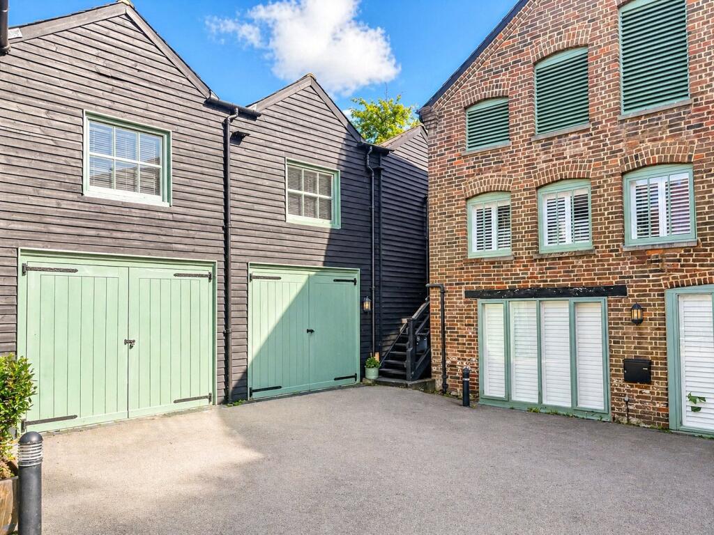 Springwell, Havant, Hampshire, PO9 photo 3