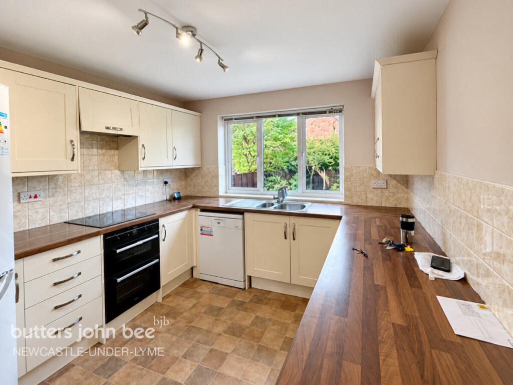 House in Stoke-on-Trent - View 3