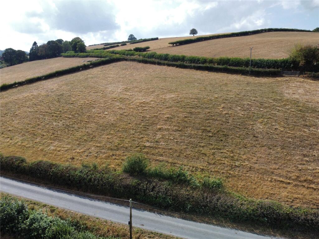 Oakley Park, Llanidloes, SY18 - More