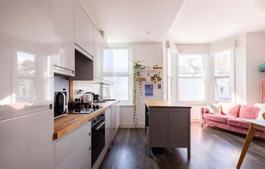 Southwater Road, St. Leonards-On-Sea photo 2