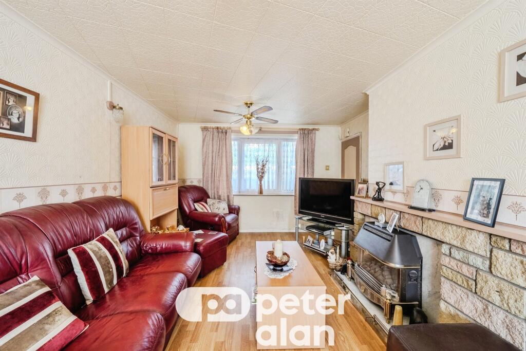 House in Newport - View 3