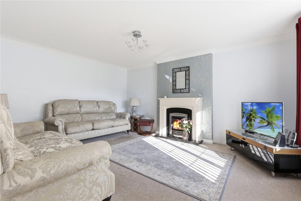 House in Middlesbrough, Hemlington - More