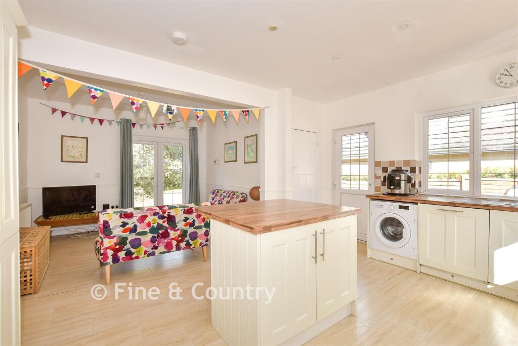 House in Ryde, Fishbourne - View 4