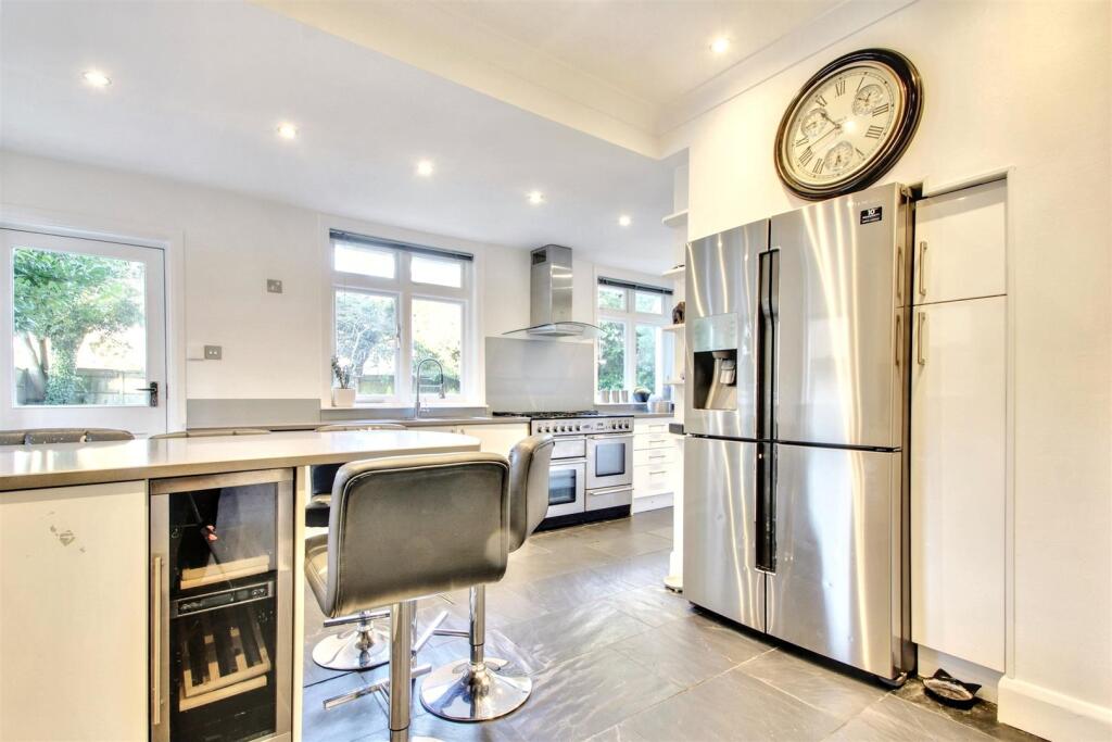 House in Worthing, West Sussex - More