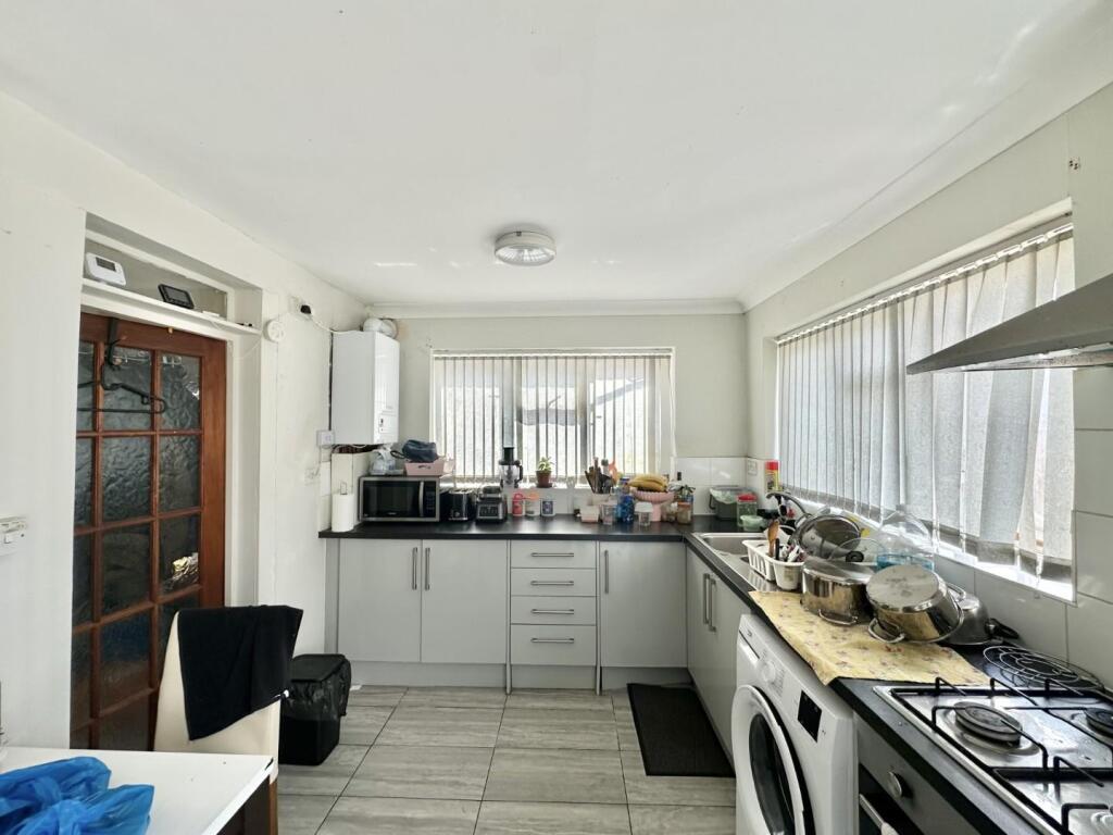 House in Southall - View 3