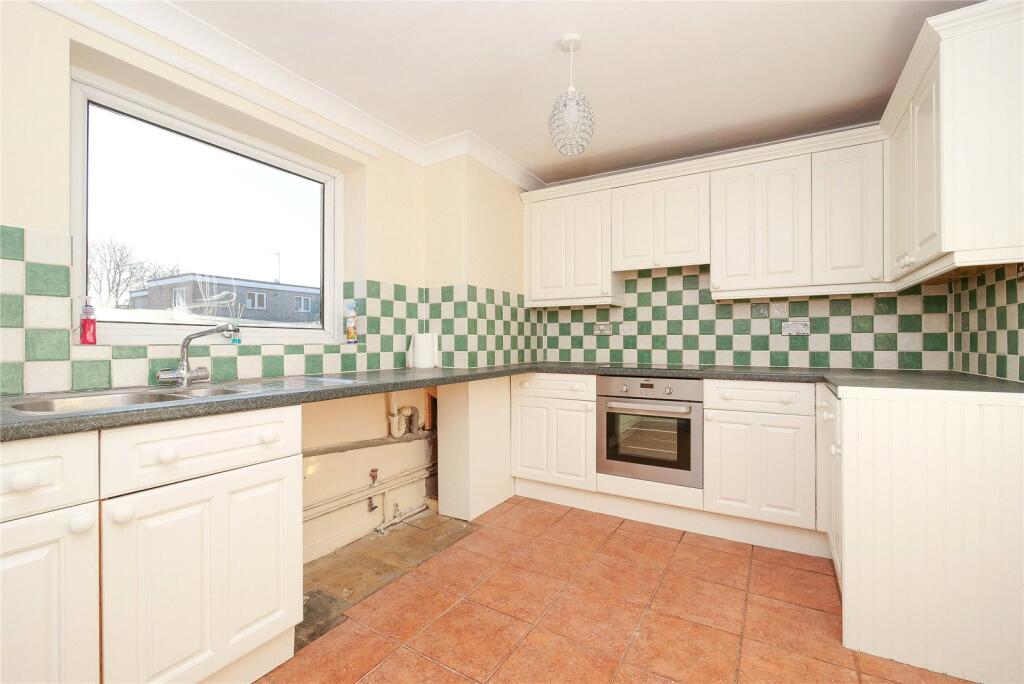 Hoyle Court Road, Baildon, Shipley, West Yorkshire, BD17 photo 4
