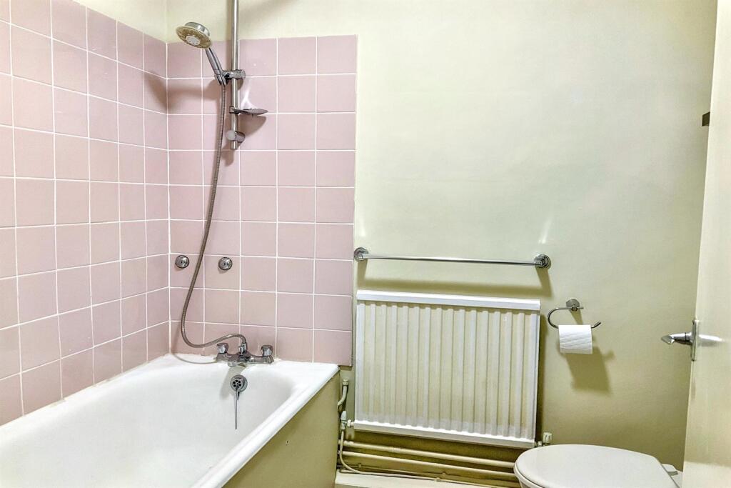 Apartment in Canterbury - More