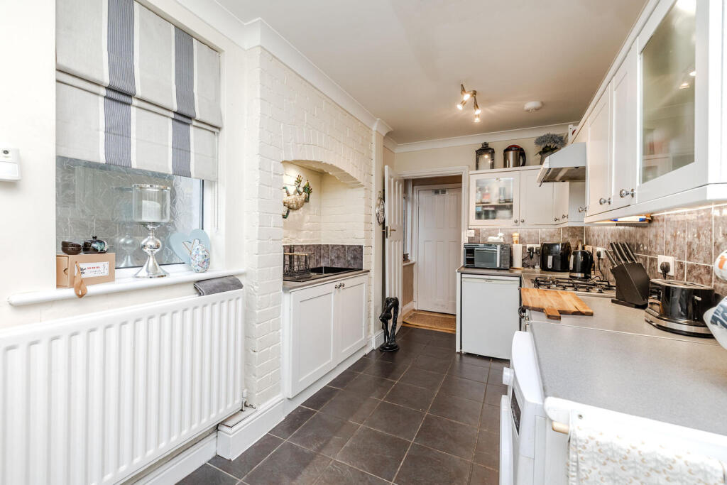 Manor Grove, Benton, Newcastle Upon Tyne photo 4