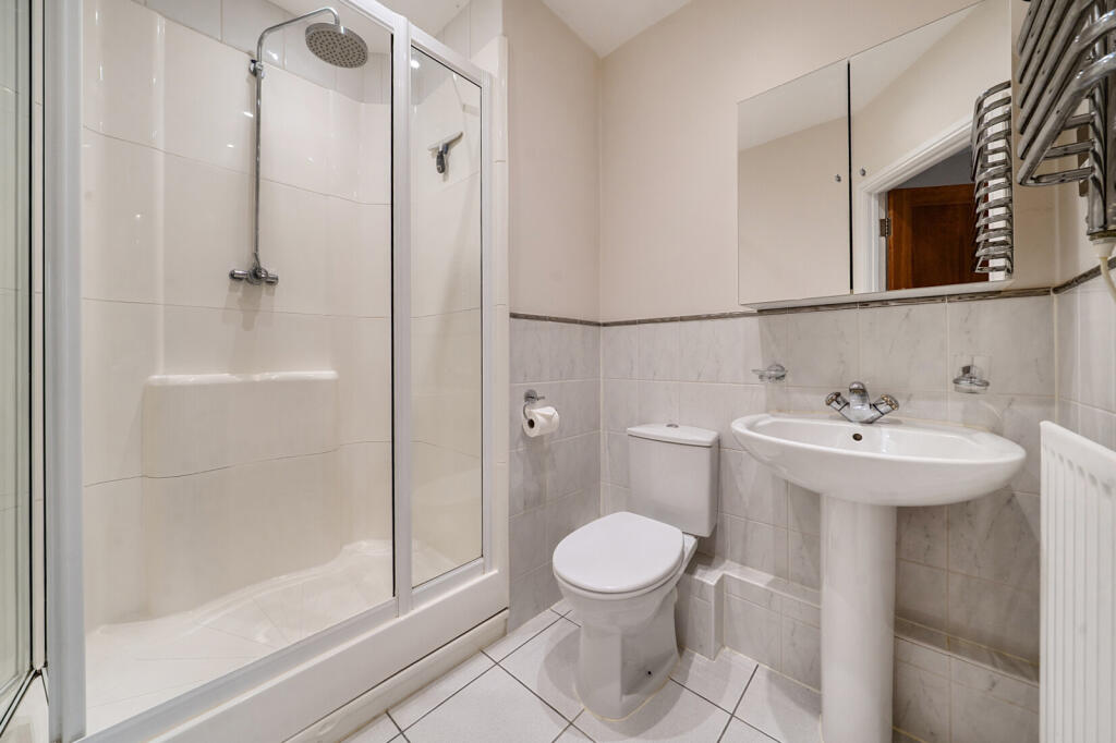 Apartment in Slough, Sunninghill and Ascot - More