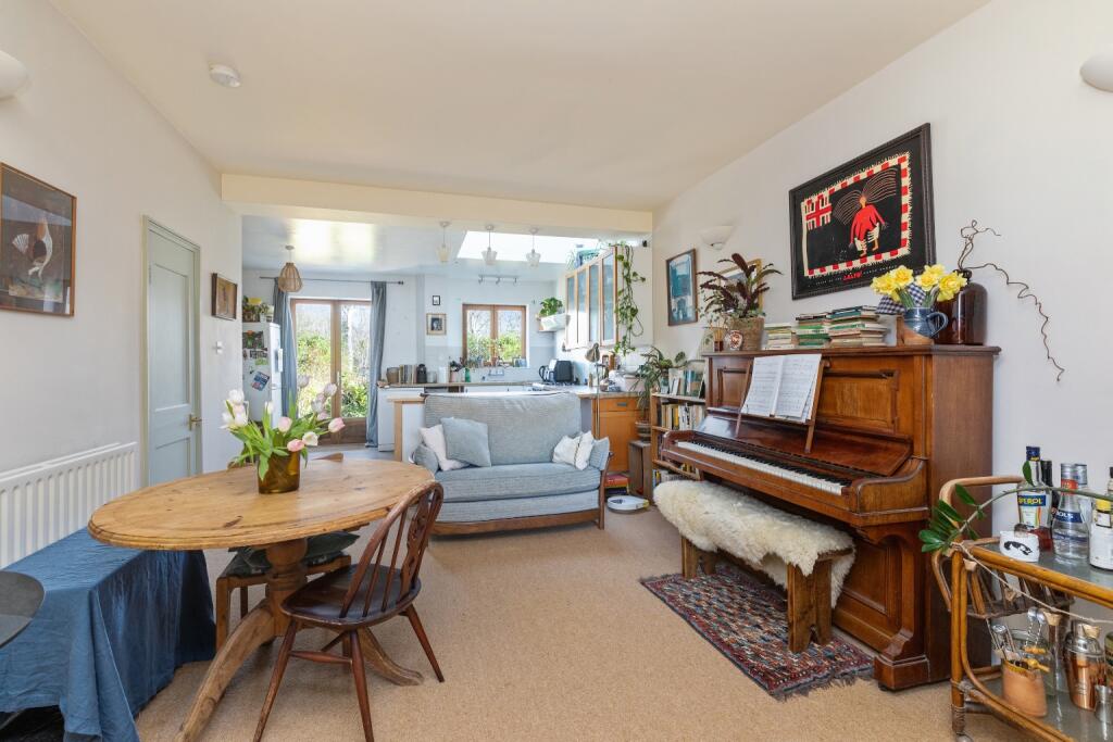 Corporation Villas, North Street, Lewes, East Sussex, BN7 2PJ photo 2