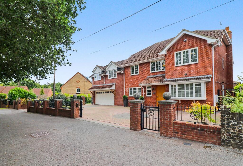 Main image of property: Dumpers Drove, Horton Heath, SO50