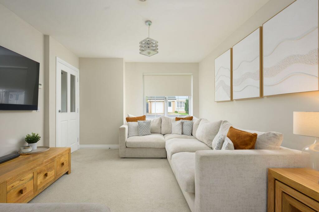 House in Reddingmuirhead, Falkirk - More