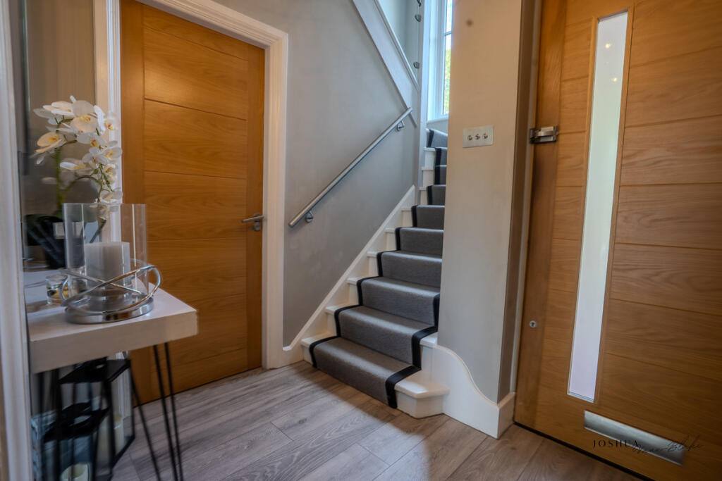 House in Brentwood, Brook Street - View 4
