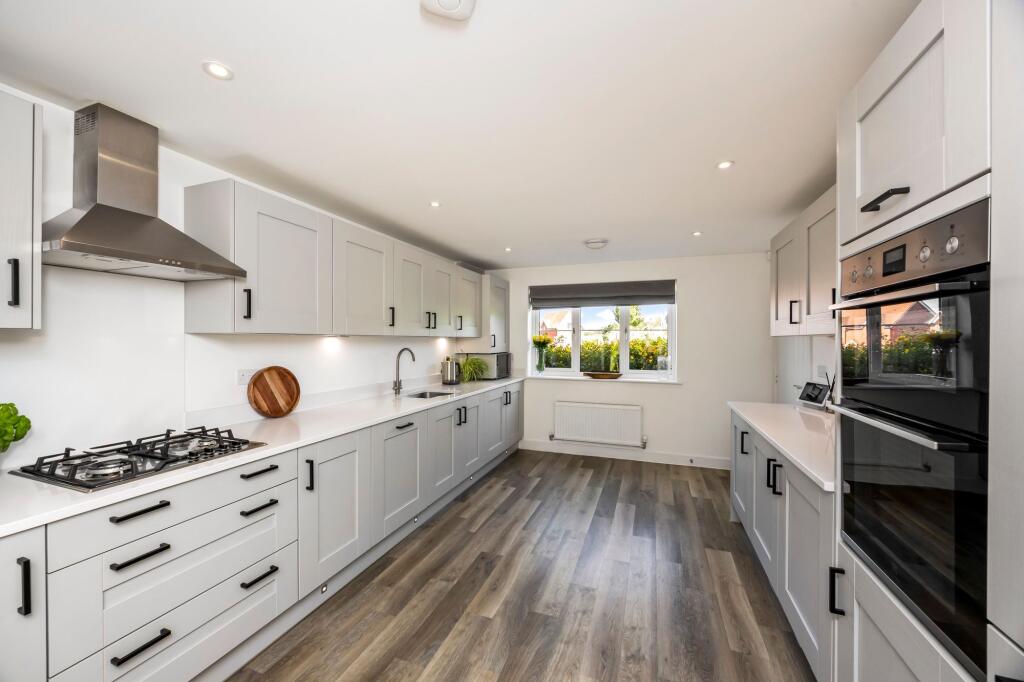 Alder Way, Faygate, RH12 - More