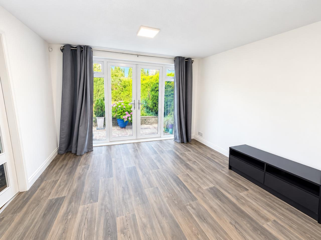 Myers Close, Sinfin, Derby photo 4