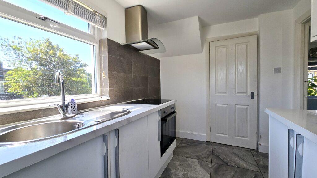 Woodhill Road Bishopbriggs G64 1AR photo 4