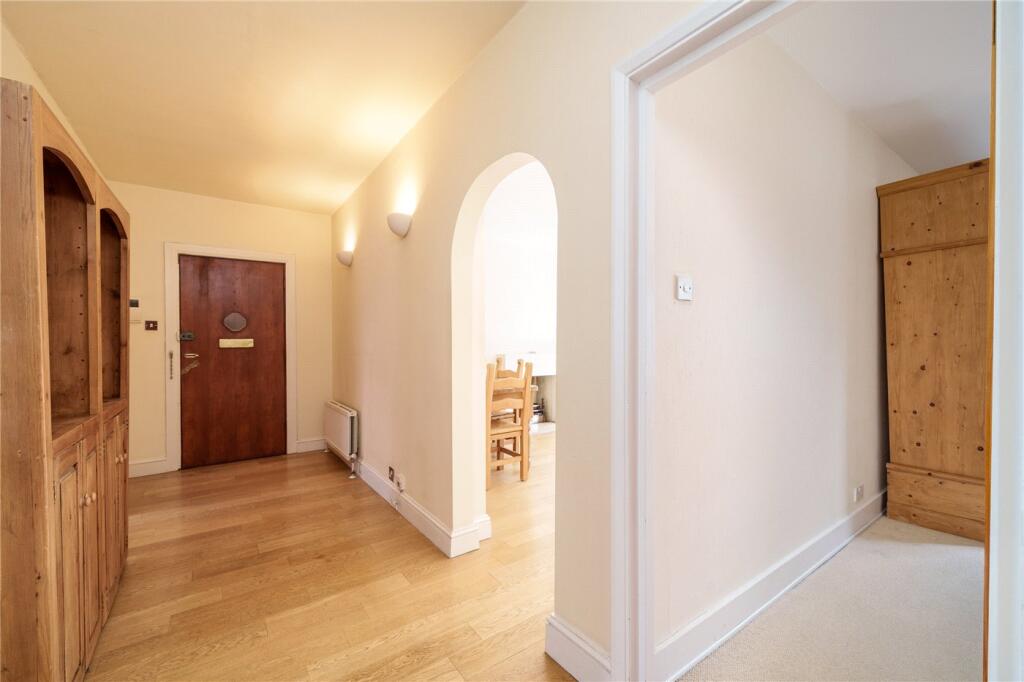 Apartment in London - View 5