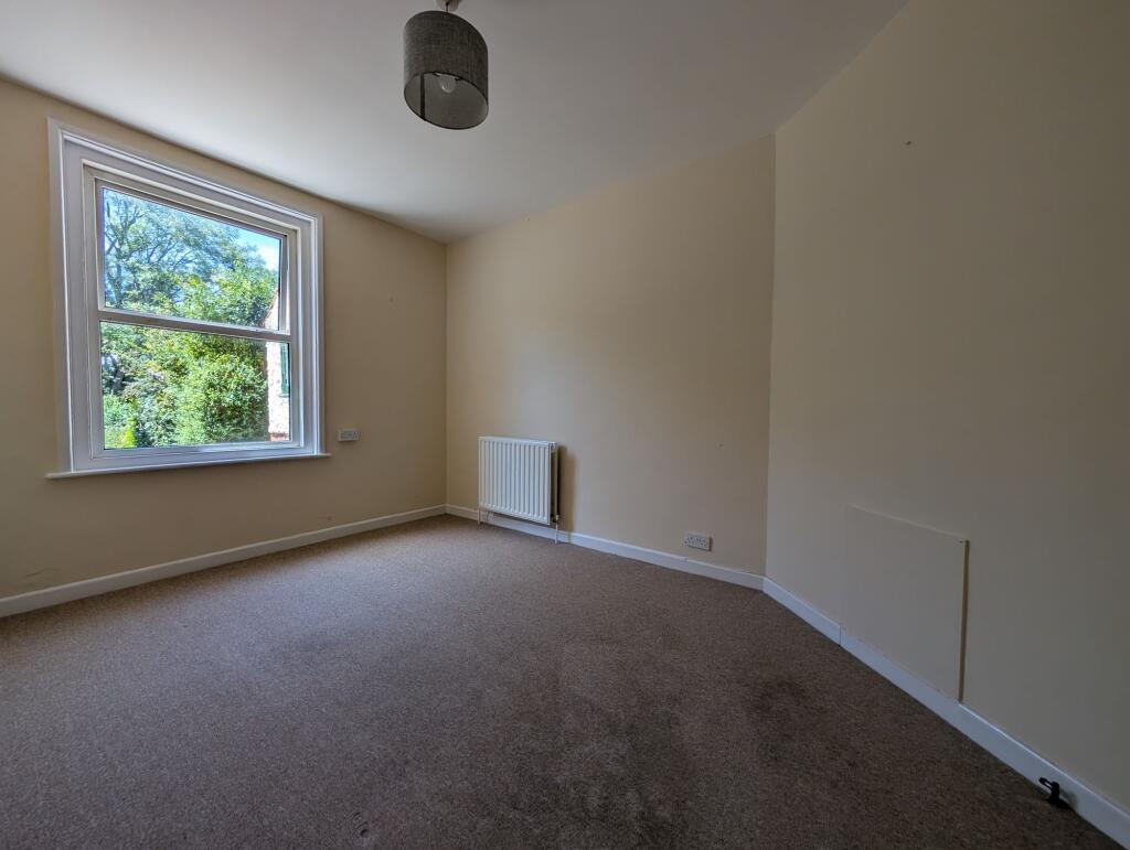 House in Southampton - View 4
