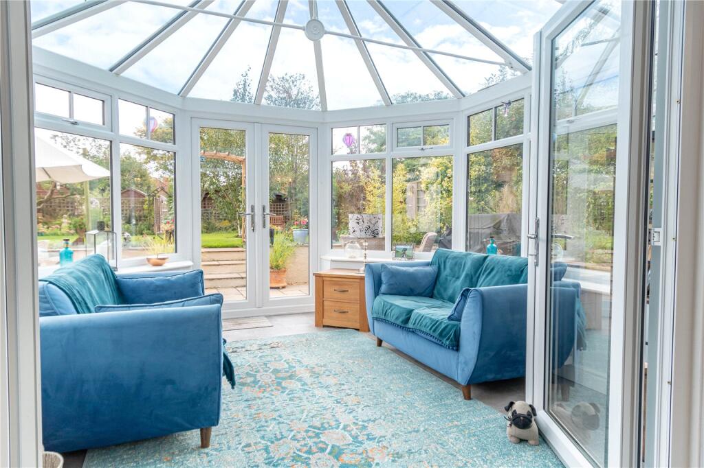 House in Coate - View 4