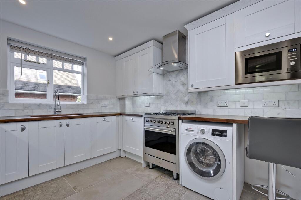 Apartment in Weybridge - View 2