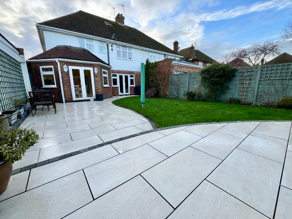 Main image of property: Brickfield Avenue, Leverstock Green, Hertfordshire, HP3