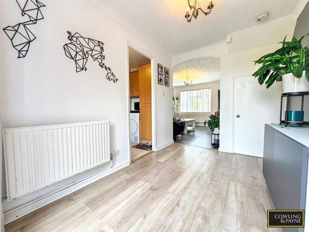 Pebmarsh Drive, Wickford photo 3