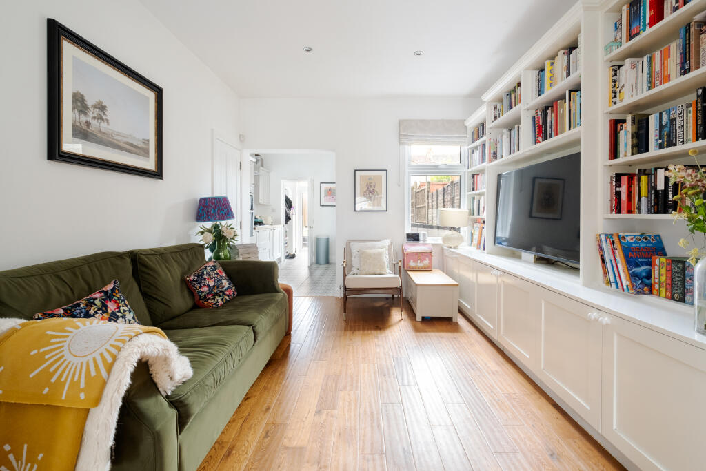 House in London - View 5
