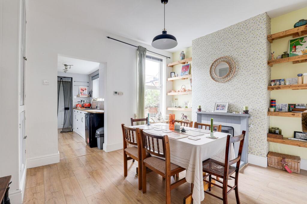 3 bedroom terraced house for sale in Woolmer Road, Nottingham, NG2 - View 3