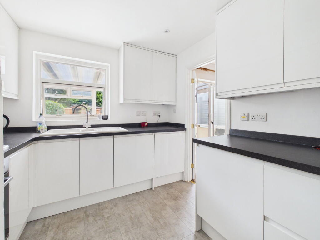 Morland Avenue, Worthing, BN14 8PX photo 4