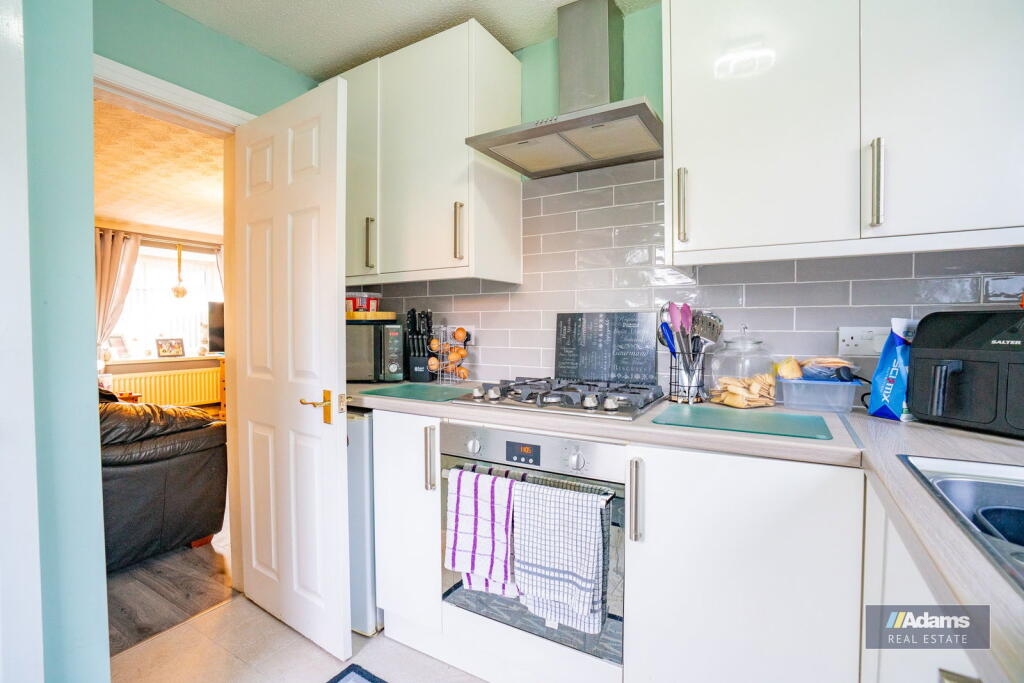House in Runcorn, Windmill Hill, Norton - More