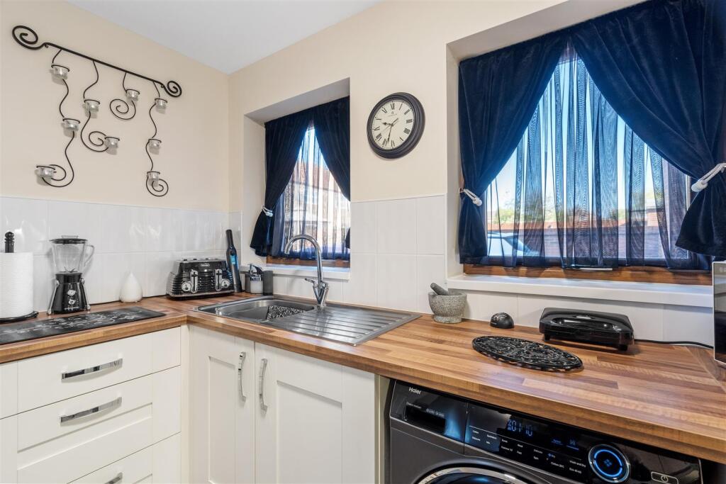 House in Hull, Keyingham - More