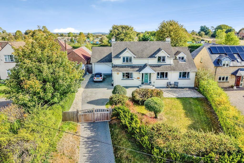 5-bed detached on Upper Pavenhill, Purton, Wiltshire, £925,000