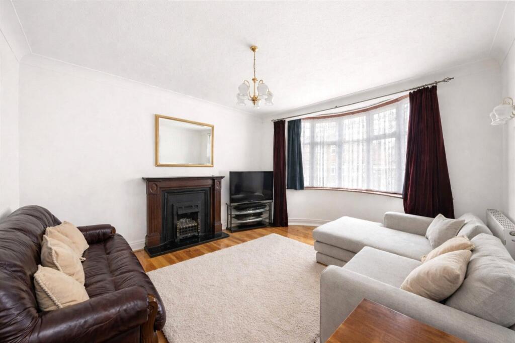 Dorset Way, Uxbridge, UB10 photo 2