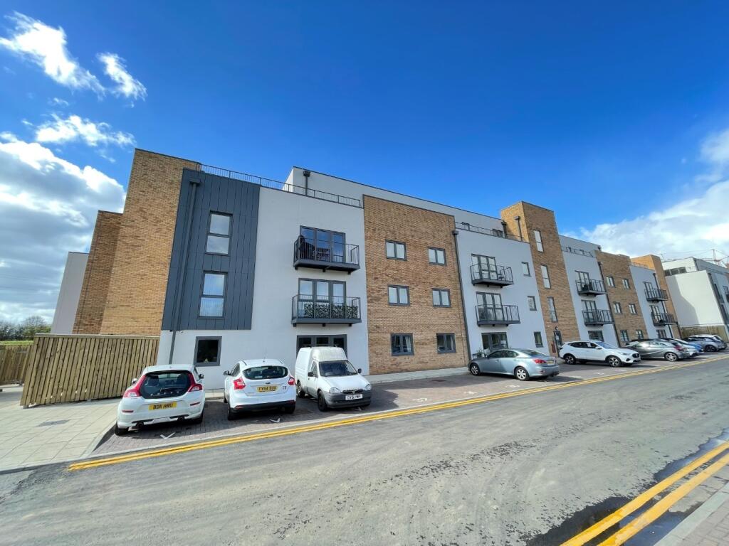 Main image of property: Heather Apartments, 1 Cypress Road, Luton, Bedfordshire, LU1 4FY