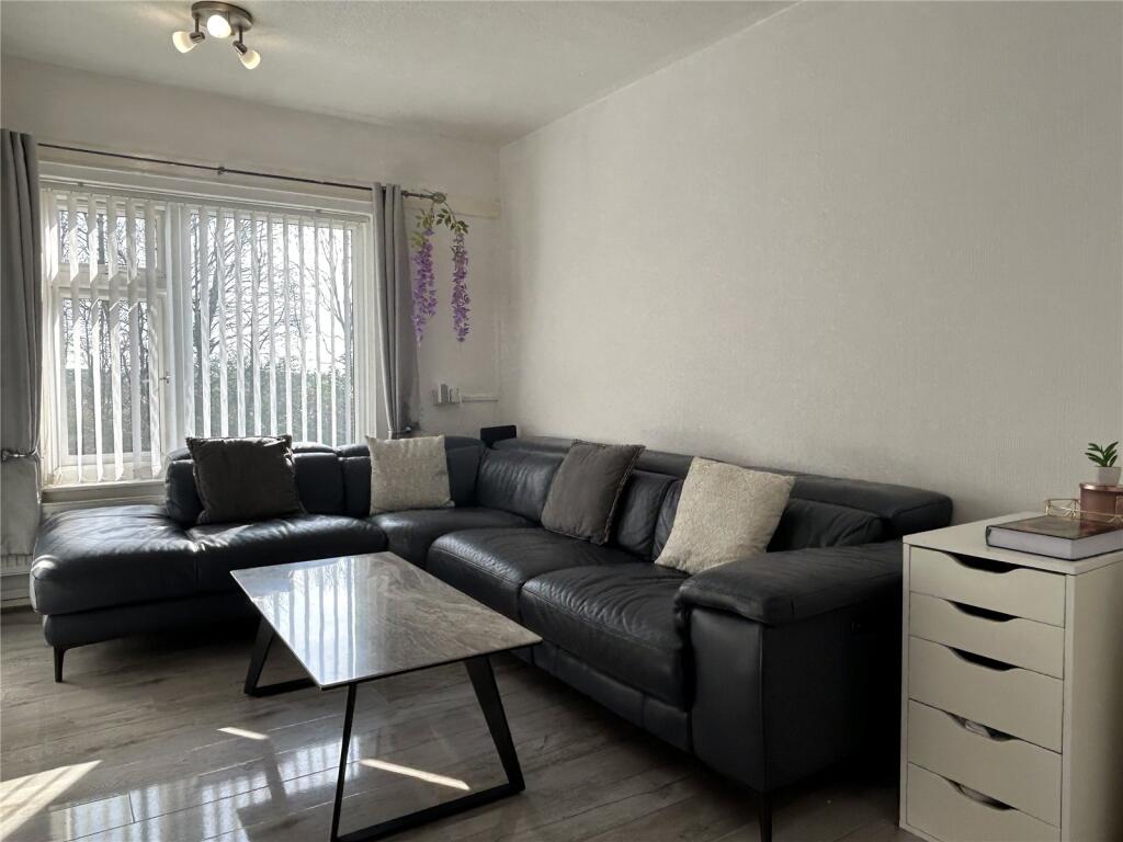 Apartment in Oldham, Oldham Edge, Coldhurst - View 4